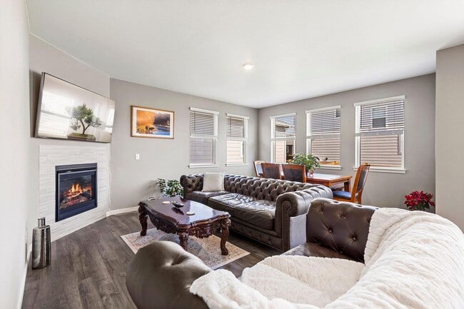 Building Photo - Beautiful New 4 Bed 3 Bath House in North ...