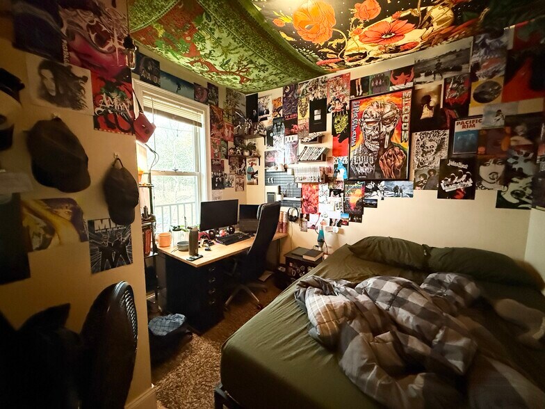 Building Photo - 12 Bickford Ave