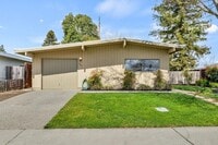 Building Photo - Affordable 2bed/2bath in South Woodland