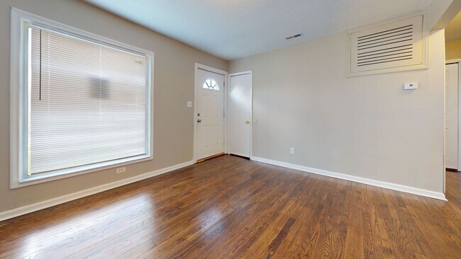 Building Photo - 11076 Hudson Ave