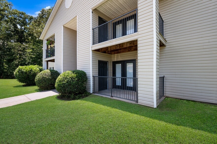 Primary Photo - Park Village Apartments