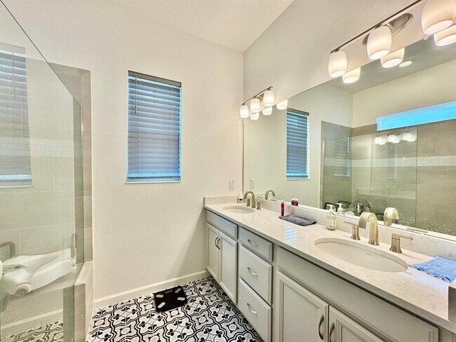 Building Photo - 827 Winterside Dr