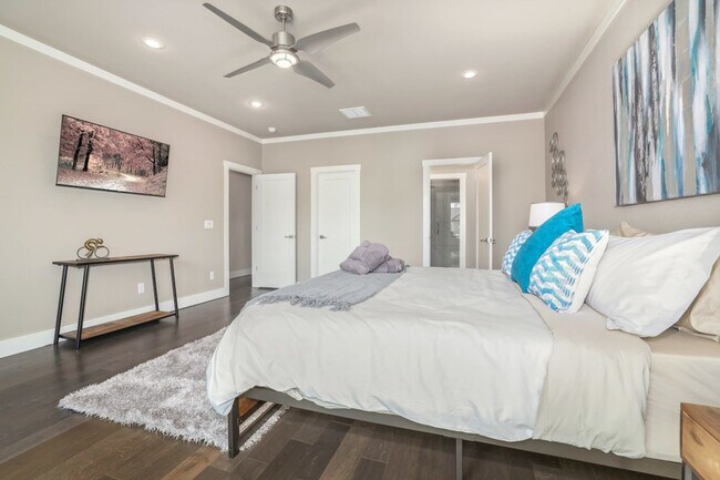 Building Photo - 402 SW 5th St