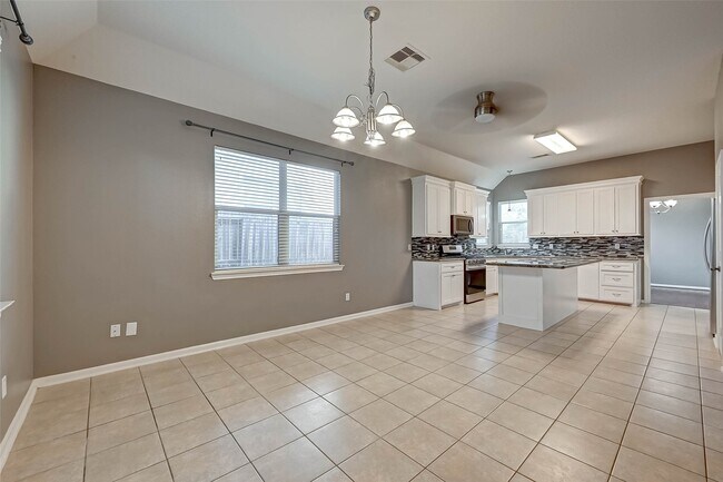Building Photo - 987 Arbor Crossing