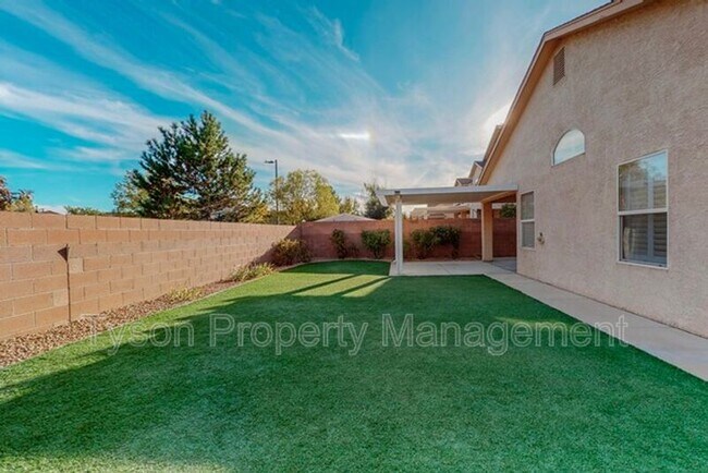 Building Photo - 10420 Calle Hermosa Ct NW