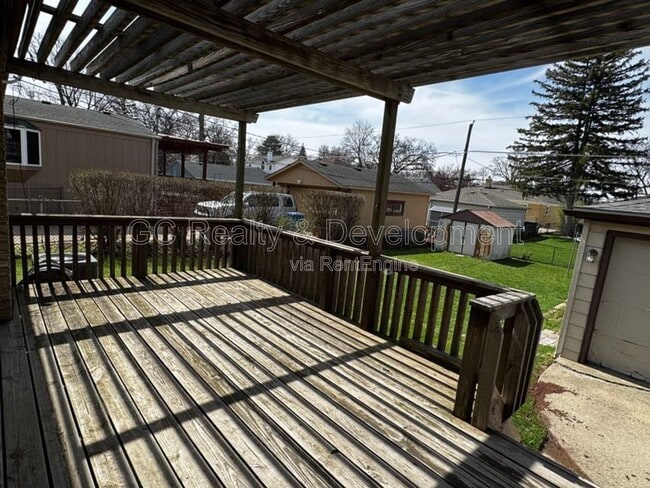 Building Photo - 510 N Fairview Ave