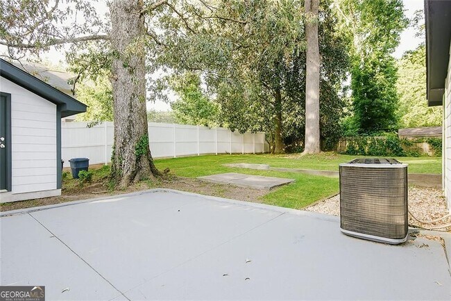 Building Photo - 2502 Barge Rd SW