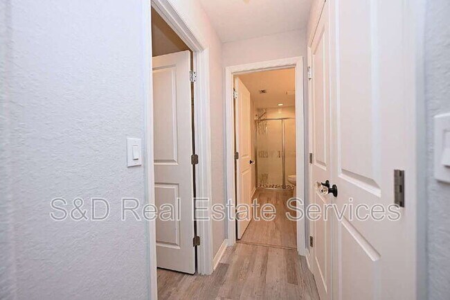 Building Photo - 5662 Tower Palms Ln