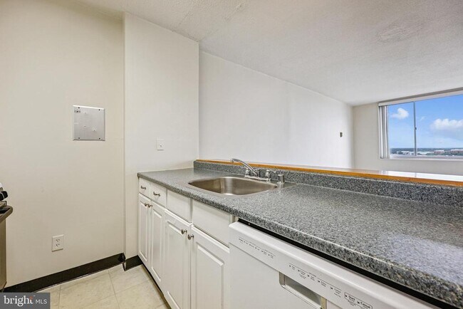 Building Photo - 11801 Rockville Pike