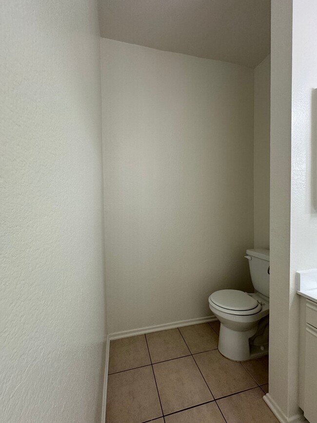Building Photo - 4343 Whitsett Ave