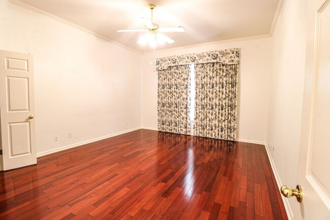 Building Photo - 121 Antler Cir