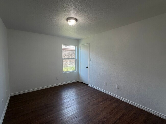 Building Photo - 403 Olaf Dr