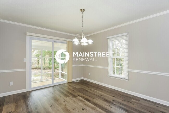 Building Photo - 4 Bedroom Pet-Friendly Home in Greensboro, NC with Main Street Renewal