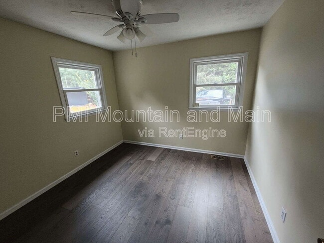 Building Photo - 53 Jump Cove Rd