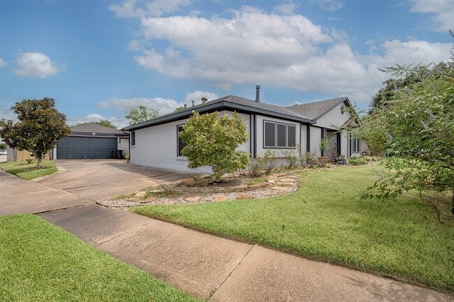 Building Photo - 10514 Sagemeadow Ct