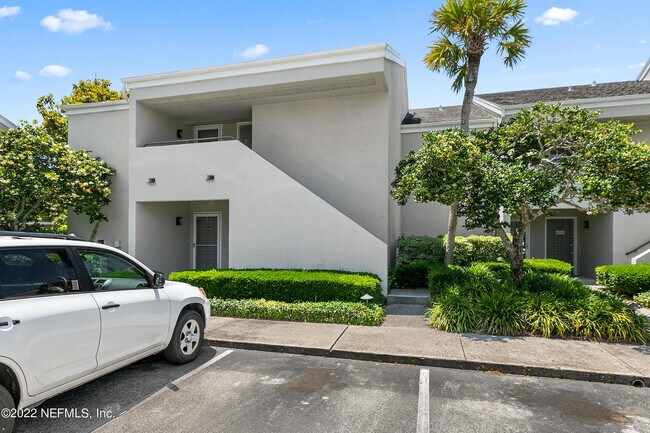 Building Photo - 649 Summer Pl