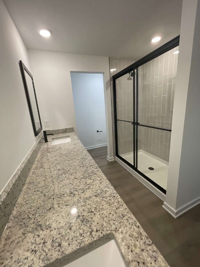 Building Photo - 1270 Ahoy Ave