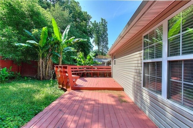 Building Photo - 831 Tanner Dr