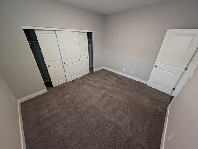 Building Photo - 1039 Forest Falcon Dr