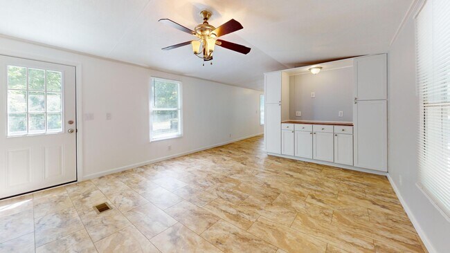 Building Photo - 4120 Glenola Dr