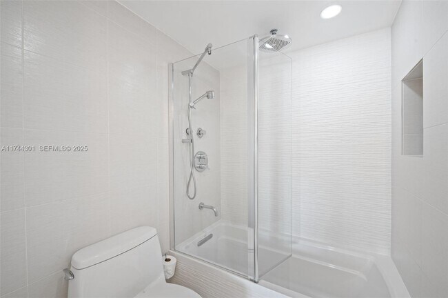 Building Photo - 9511 Collins Ave