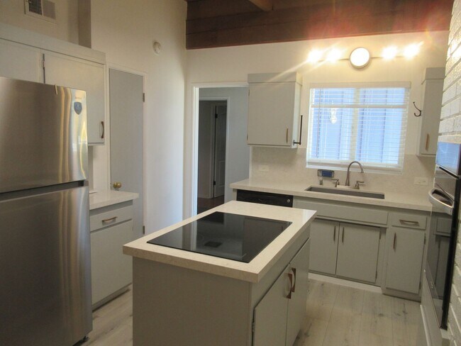 Building Photo - 13235 Cumpston St