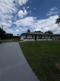 Building Photo - 1705 SW 100th Ave