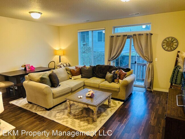 Building Photo - 3 br, 2.5 bath House - 2502 NE 130th Avenu...