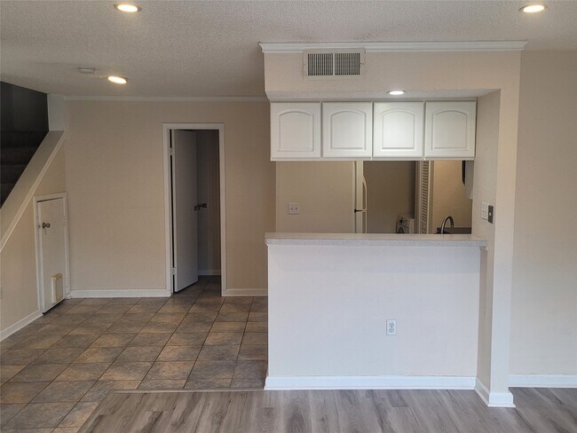 Building Photo - 260 El Dorado Blvd