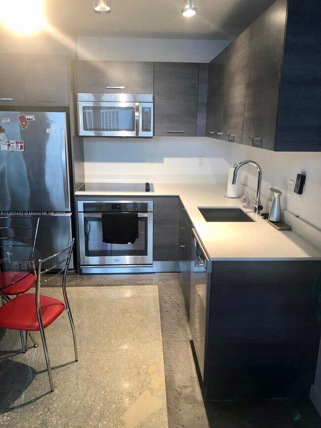 Kitchen - 151 SE 1st St