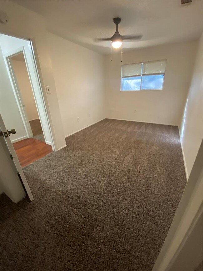 Building Photo - 1508 No Mor Cove