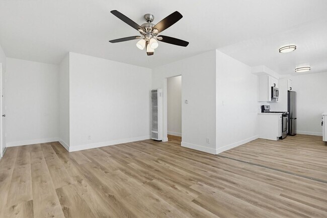 Building Photo - 6629 Crenshaw Blvd