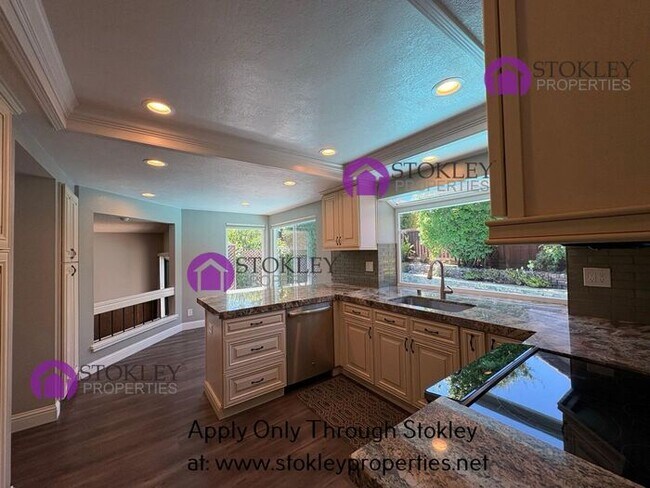 Building Photo - 2397 Lake Meadow Cir