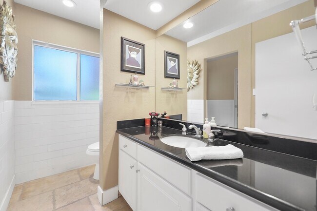 Building Photo - 78950 Starlight Ln