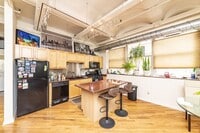 Building Photo - 2 bedroom in Chicago IL 60607