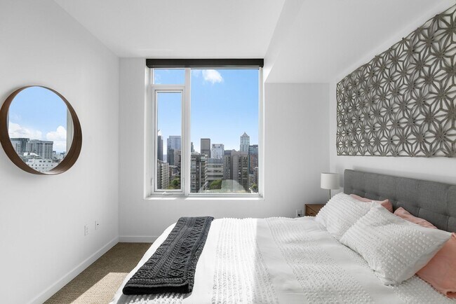 Building Photo - 1321 Seneca St