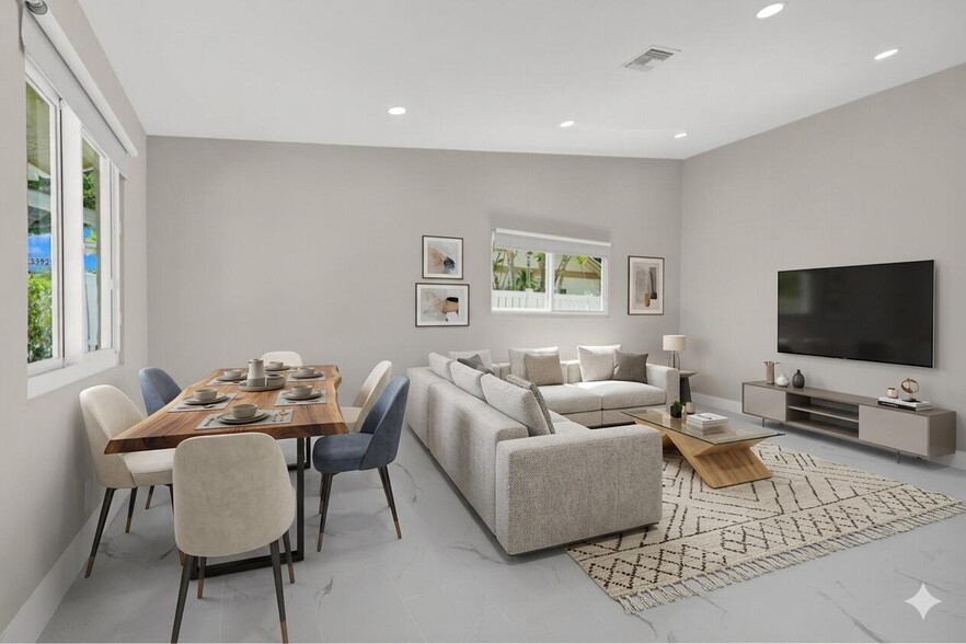 Building Photo - 23392 Country Club Dr E