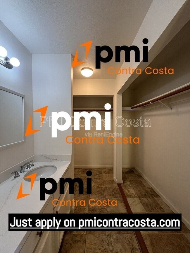 Building Photo - 2650 Jones Rd