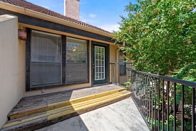 Building Photo - 2110 Rio Grande St