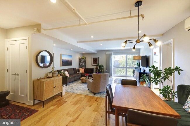 Building Photo - 1514 Newton St NW