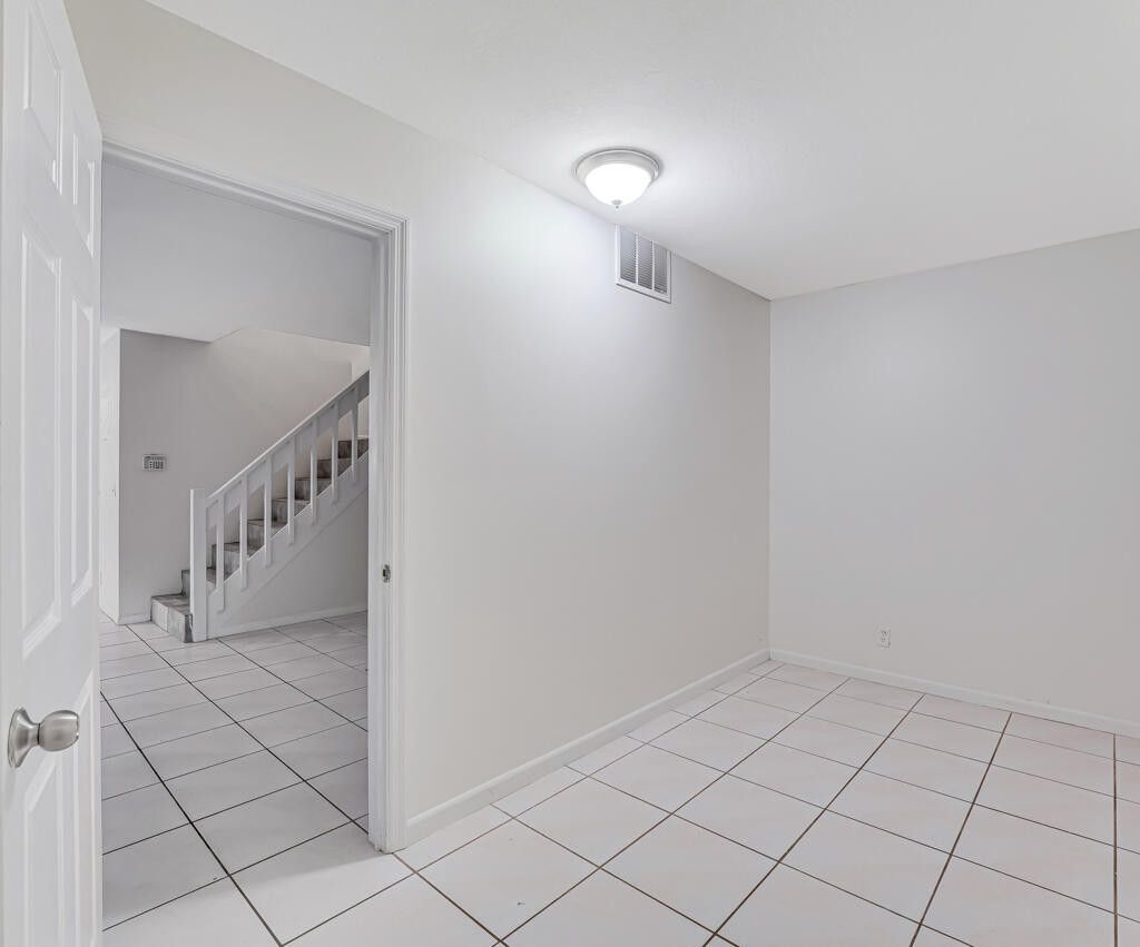 Building Photo - 4205 Turnberry Cir