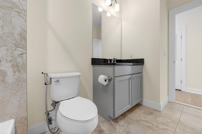 Building Photo - 402 Sacandaga Loop