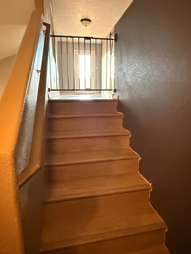 Building Photo - 2103 N Ensenada Cir SE