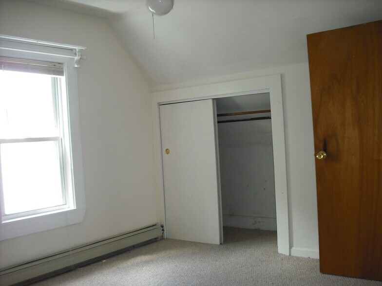 Building Photo - 4 Nashua St