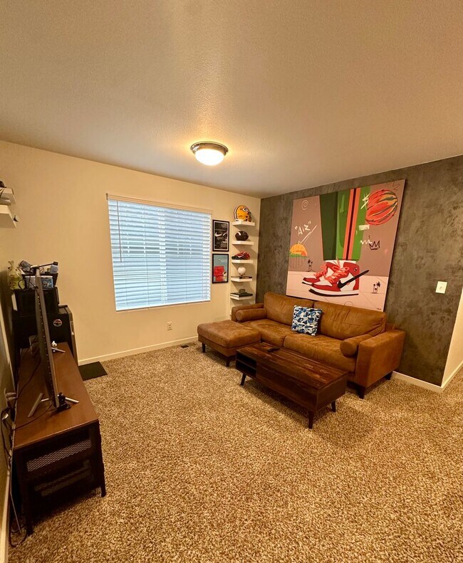 Building Photo - GORGEOUS HOME IN HIGHLY DESIRABLE BANNING LEWIS RANCH - Security Deposit Waiver Available