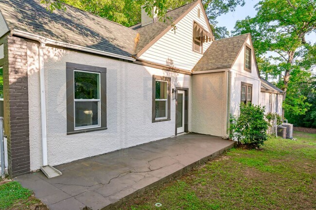 Building Photo - 2903 Trenholm Rd