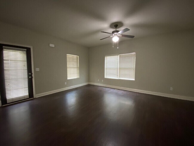 Building Photo - PRE-LEASING FOR AUGUST 2026!