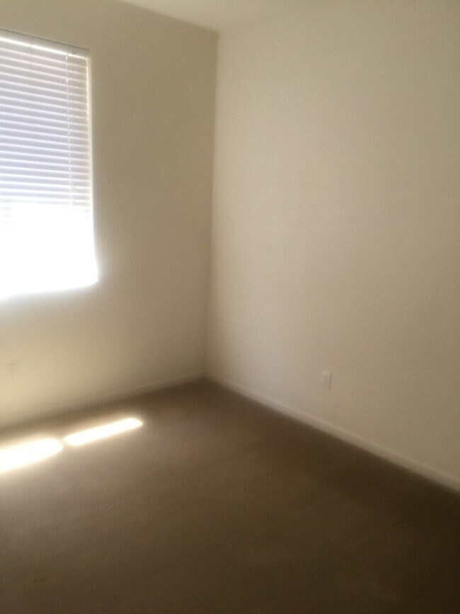 Building Photo - 3962 Blackberry Ave