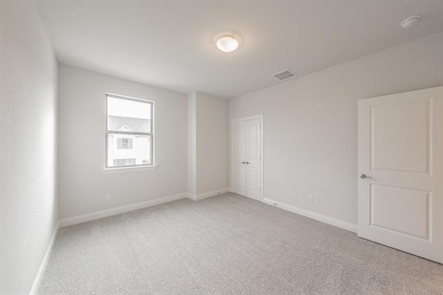 Building Photo - 9709 Thorncrown Ln