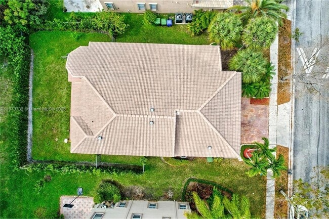 Building Photo - 1500 SW 171st Terrace